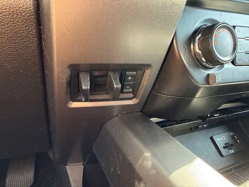 Used 2015 Ford F150 XLT w/ Equipment Group 302A Luxury AWD/4WD image 18