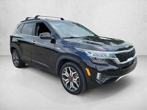 Used 2022 Kia Seltos SX w/ Sunroof Package AWD/4WD image 3