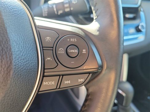 Used 2024 Toyota Corolla Cross XLE image 23