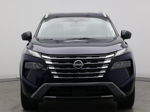 Used 2026 Nissan Rogue SL FWD image 2