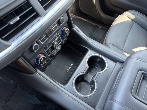Used 2022 Chevrolet Suburban High Country RWD image 19