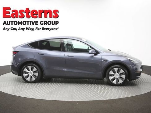 Used 2021 Tesla Model Y Long Range AWD/4WD image 39