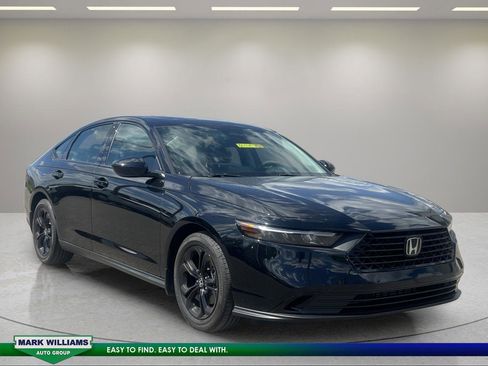 Used 2025 Honda Accord SE image 1