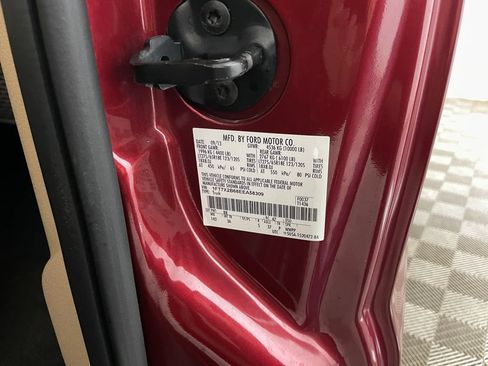 Used 2014 Ford F250 XLT w/ XLT Premium Package AWD/4WD image 32