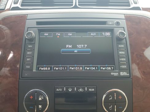 Used 2011 Chevrolet Suburban LTZ image 22