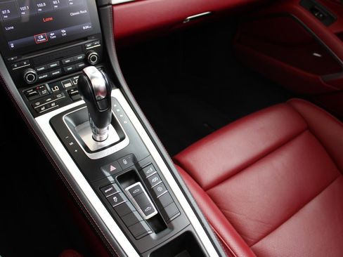 Used 2019 Porsche 718 Boxster image 9