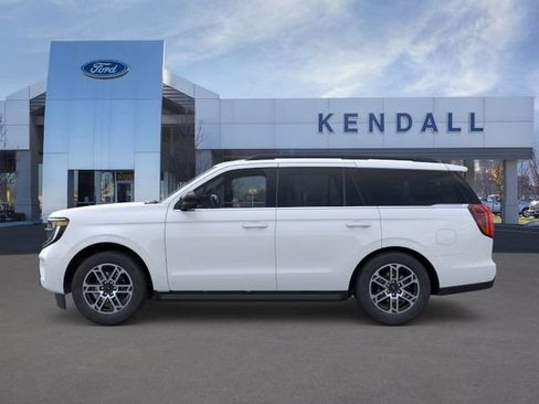 Used 2026 Ford Expedition Active AWD/4WD image 3