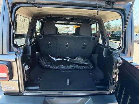 Used 2018 Jeep Wrangler Unlimited Rubicon w/ Dual Top Group image 13