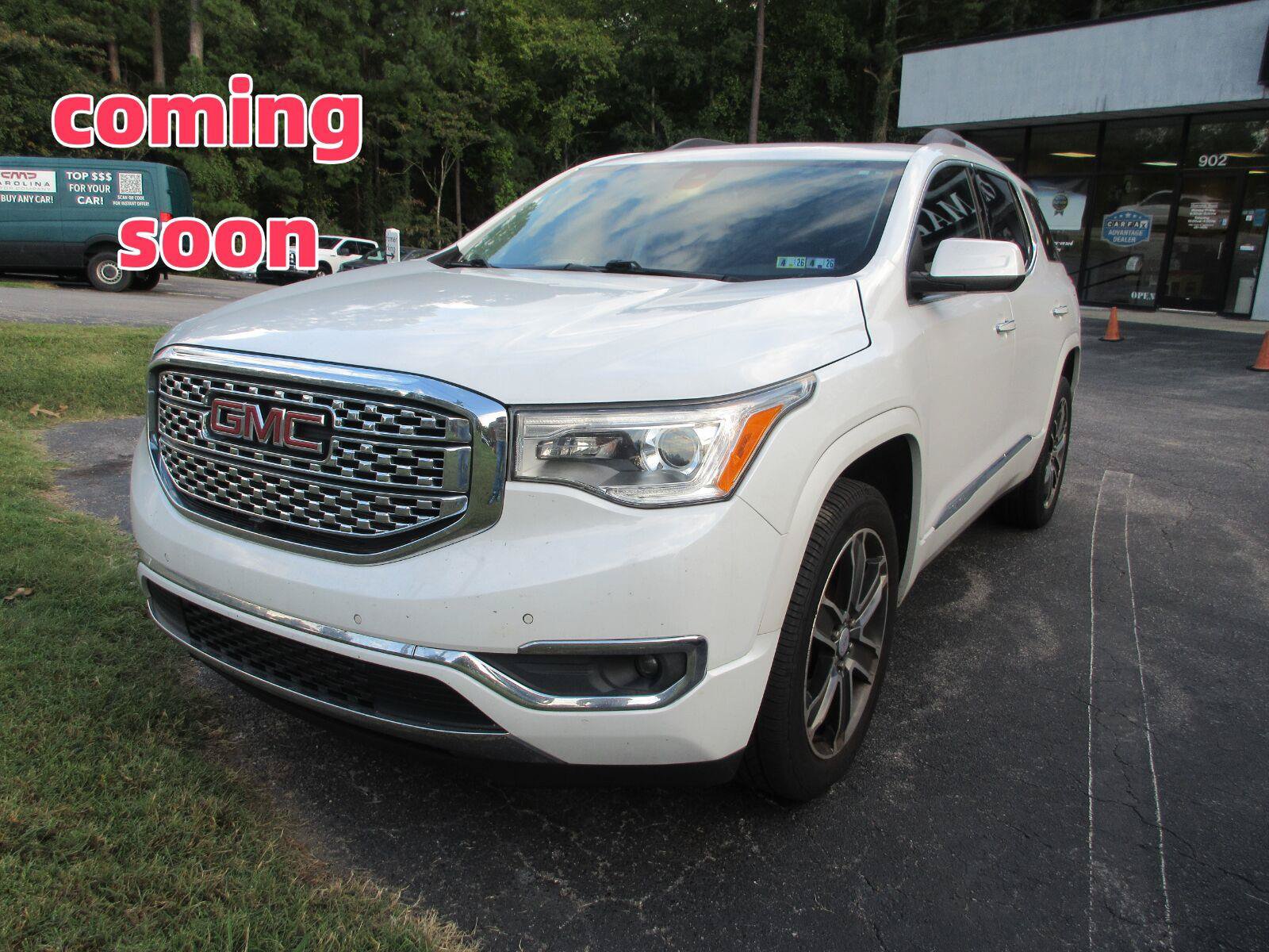 Used 2019 GMC Acadia Denali w/ Technology Package AWD/4WD image 1