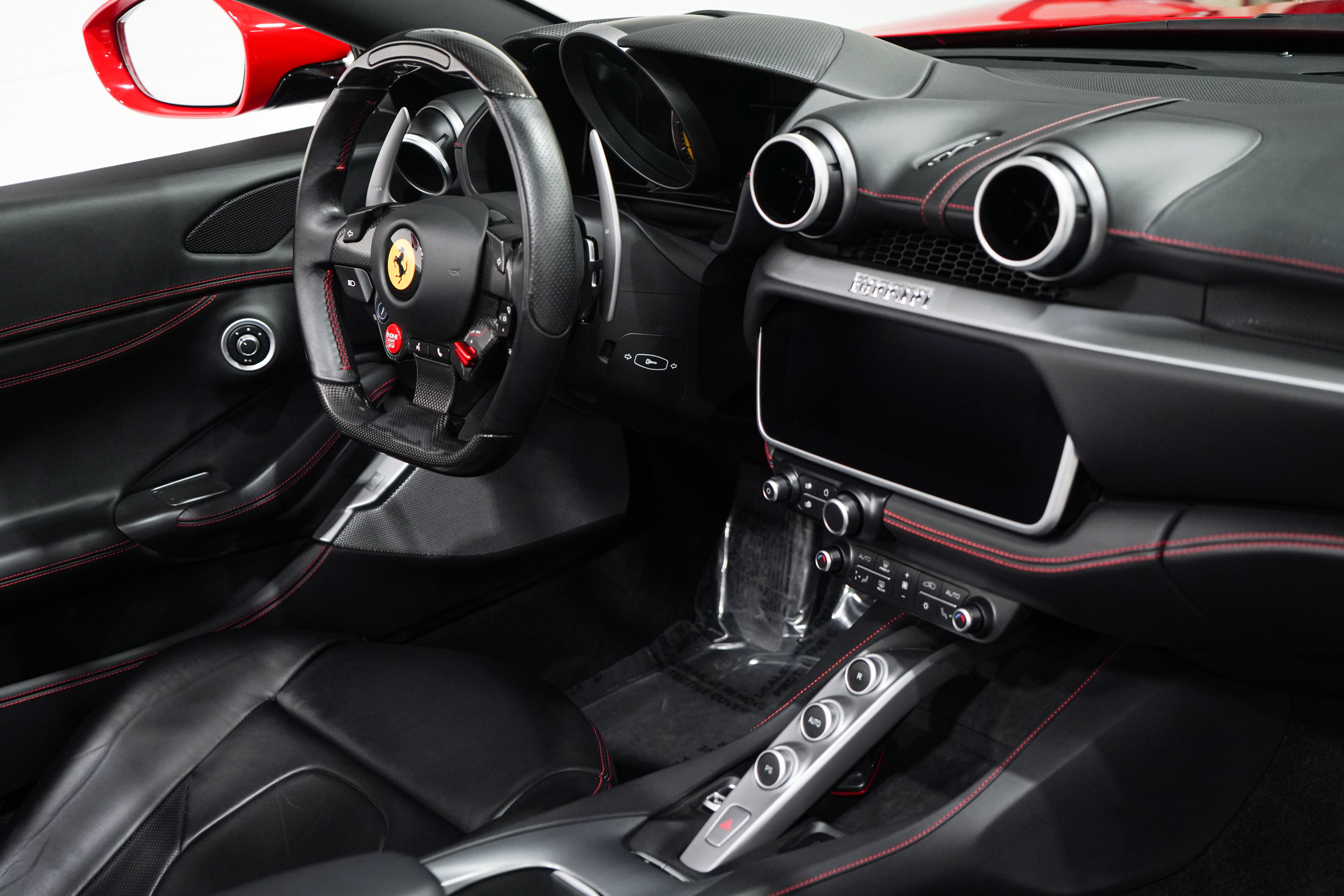 Used 2019 Ferrari Portofino RWD image 18