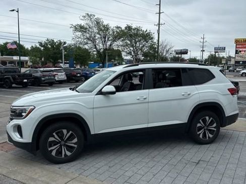Used 2024 Volkswagen Atlas SE AWD/4WD image 15