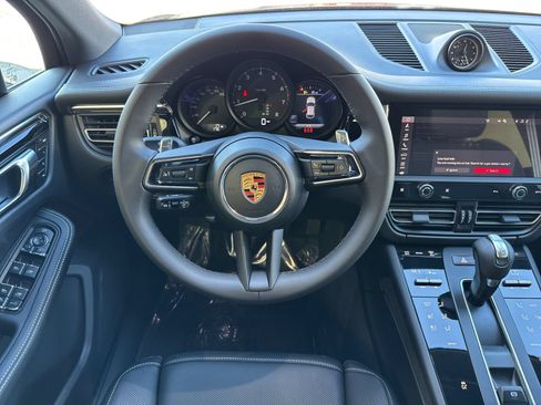 Certified 2026 Porsche Macan AWD/4WD image 16