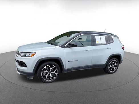 Used 2025 Jeep Compass Limited AWD/4WD image 8