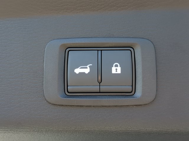 Used 2025 Mitsubishi Outlander SE FWD image 13