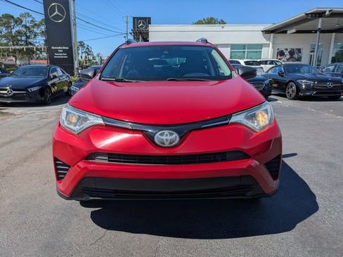 Used 2017 Toyota RAV4 LE FWD image 10