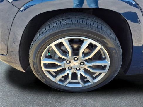 Used 2022 GMC Terrain Denali image 28