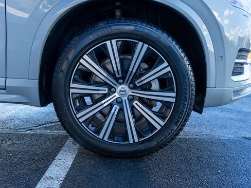 Used 2025 Volvo XC90 B6 Plus image 11