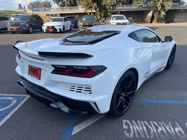 Used 2024 Chevrolet Corvette Z06 RWD image 7