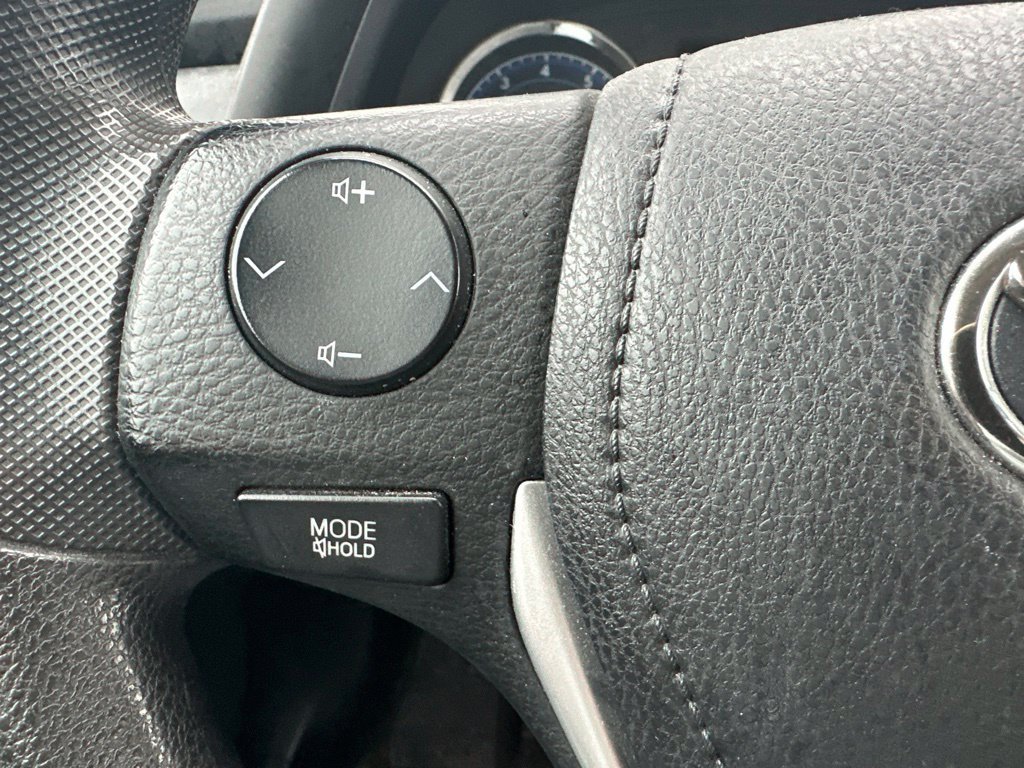 Used 2019 Toyota Corolla LE FWD image 33