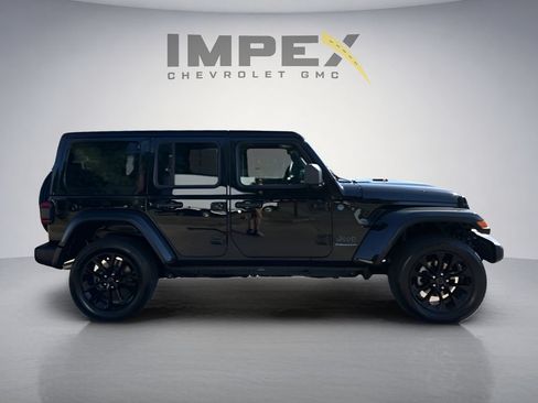Used 2025 Jeep Wrangler Unlimited Sahara w/ Safety Group AWD/4WD image 6