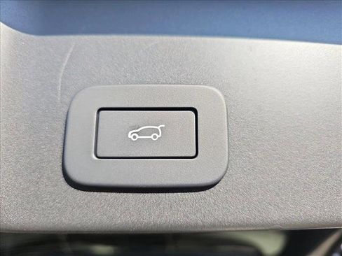 New 2026 Land Rover Range Rover Evoque S image 13