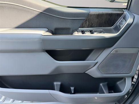 Used 2022 Ford F150 Lariat w/ Equipment Group 502A High image 26