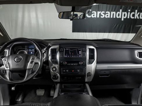 Used 2019 Nissan Titan PRO-4X image 14