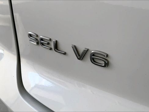 Used 2023 Volkswagen Atlas Cross Sport SEL Premium R-Line AWD/4WD image 10