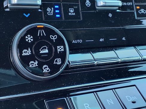 Used 2025 Nissan Armada Platinum Reserve image 25