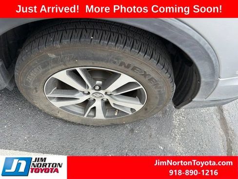 Used 2018 Toyota RAV4 XLE w/ Plus Extra Value Package FWD image 13