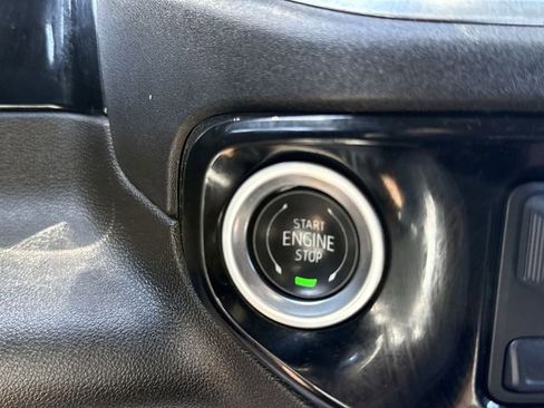 Used 2025 GMC Sierra 1500 SLT w/ SLT Premium Package image 9