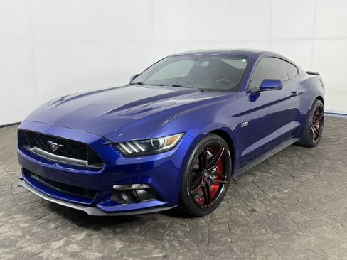 Used 2015 Ford Mustang GT Premium RWD image 3