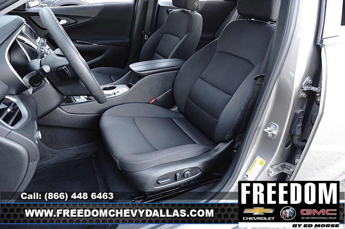 Certified 2025 Chevrolet Malibu LT FWD image 9