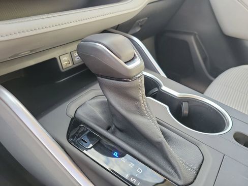 Used 2022 Toyota Highlander LE image 23