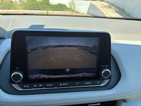 Used 2025 Nissan Rogue SV image 25