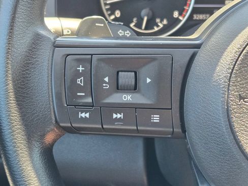 Used 2025 Nissan Pathfinder S FWD image 32