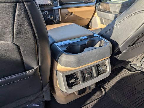 Certified 2024 Ford F250 Lariat w/ Lariat Ultimate Package AWD/4WD image 30
