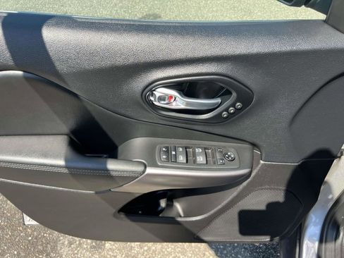 Certified 2021 Jeep Cherokee Limited image 14