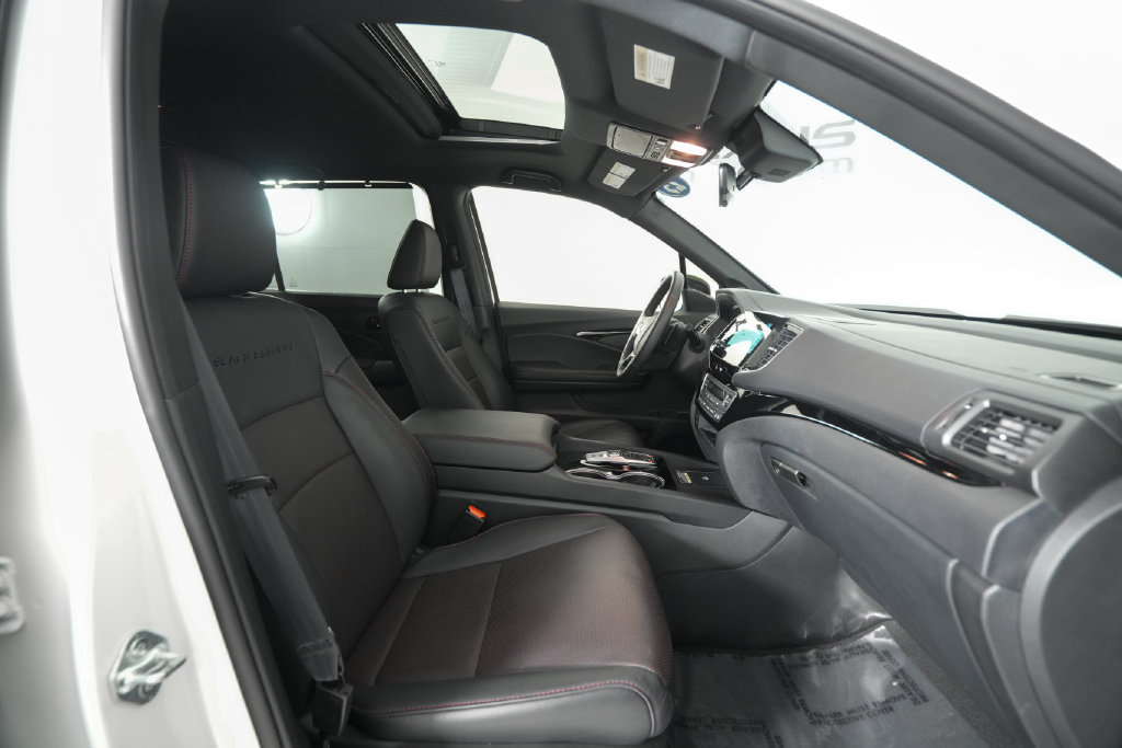 Used 2025 Honda Passport Black Edition image 19