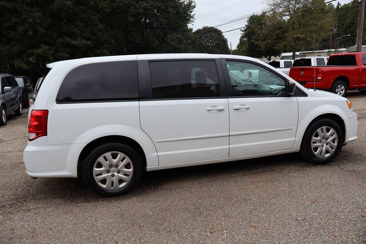Used 2016 Dodge Grand Caravan SE w/ Quick Order Package 29E SE FWD image 8