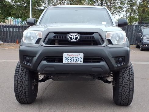 Used 2015 Toyota Tacoma PreRunner w/ Convenience Package RWD image 2