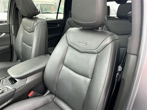 Used 2023 Cadillac XT6 Sport w/ Technology Package image 11