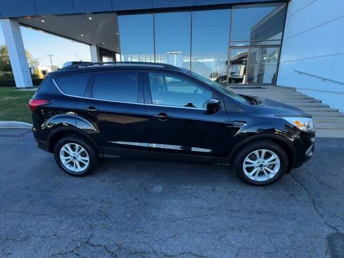 Used 2019 Ford Escape SEL image 9