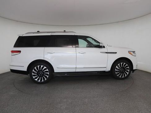 Used 2024 Lincoln Navigator Black Label image 22