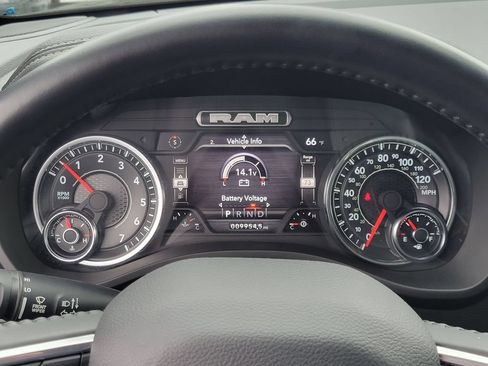 Used 2023 RAM 1500 Laramie AWD/4WD image 7