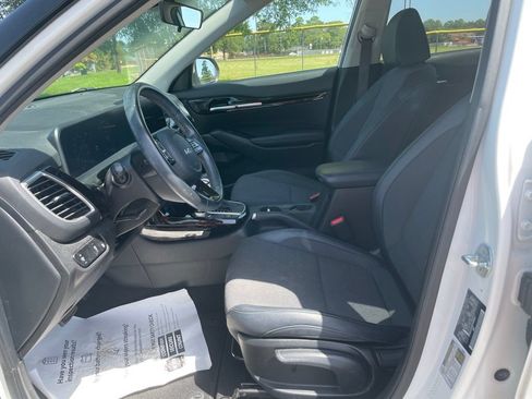 Used 2024 Kia Seltos S FWD image 11
