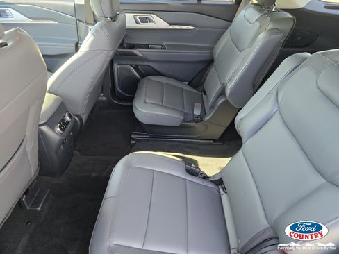 New 2026 Ford Explorer Active w/ Active Comfort Package image 7