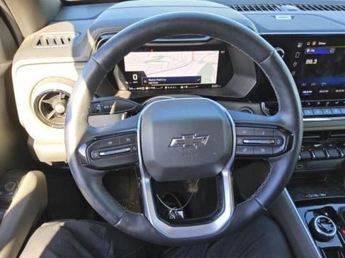 Used 2025 Chevrolet Colorado ZR2 w/ Technology Package image 2