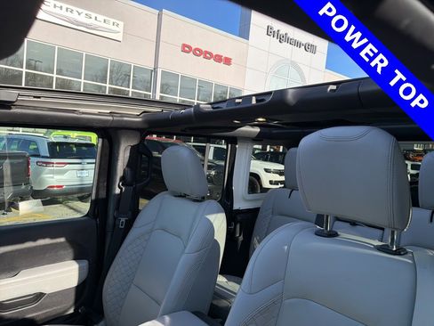 Used 2021 Jeep Wrangler Unlimited Sahara image 6