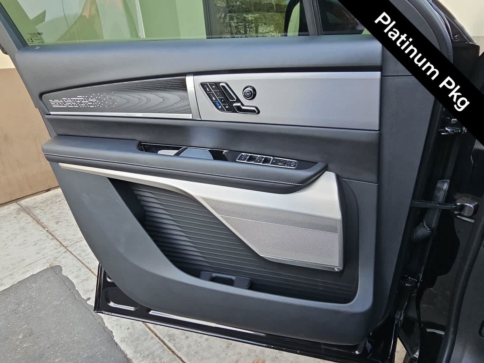 Used 2026 Cadillac Vistiq Platinum w/ LPO, Floor Liner Package AWD/4WD image 26